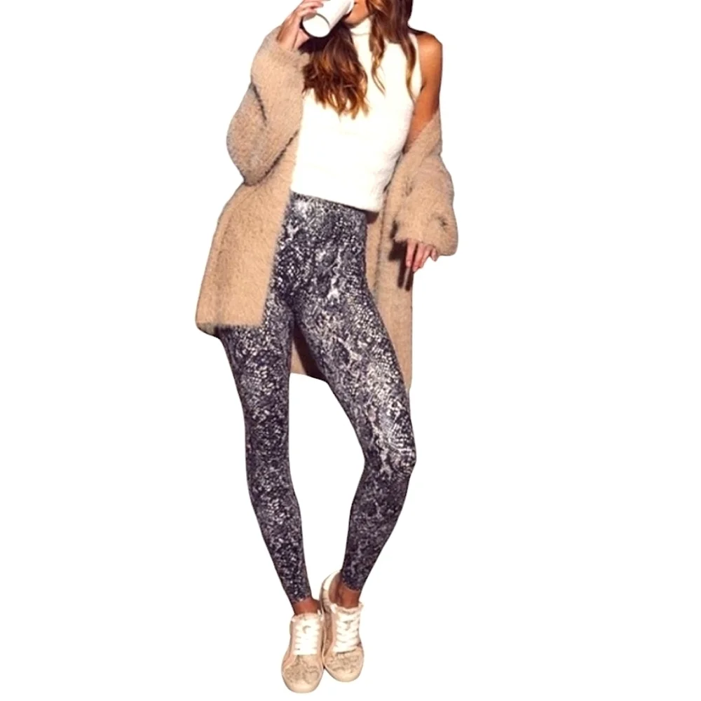 NEW SPANX Snakeskin Print Faux Leather Leggings sz M